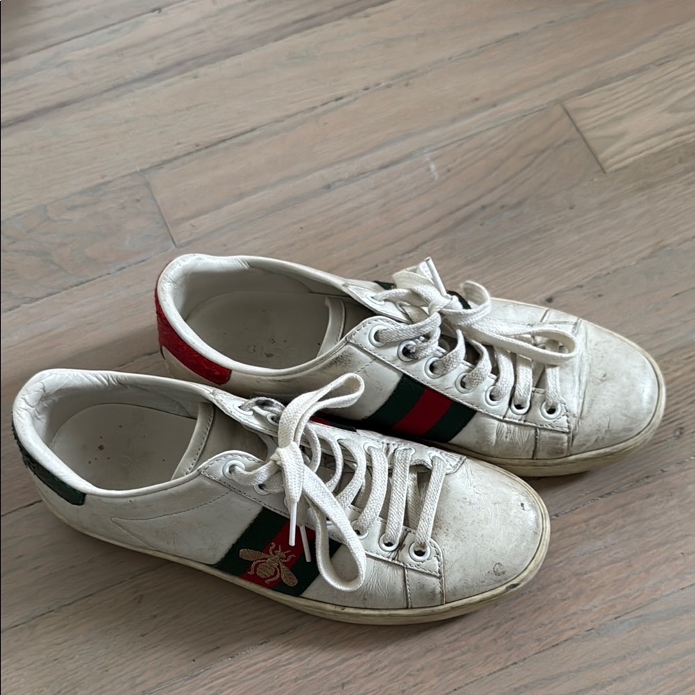 Gucci Ivory / White Sneakers with Red and Green Ace Bee Used Size 36 - Picture 2 of 5